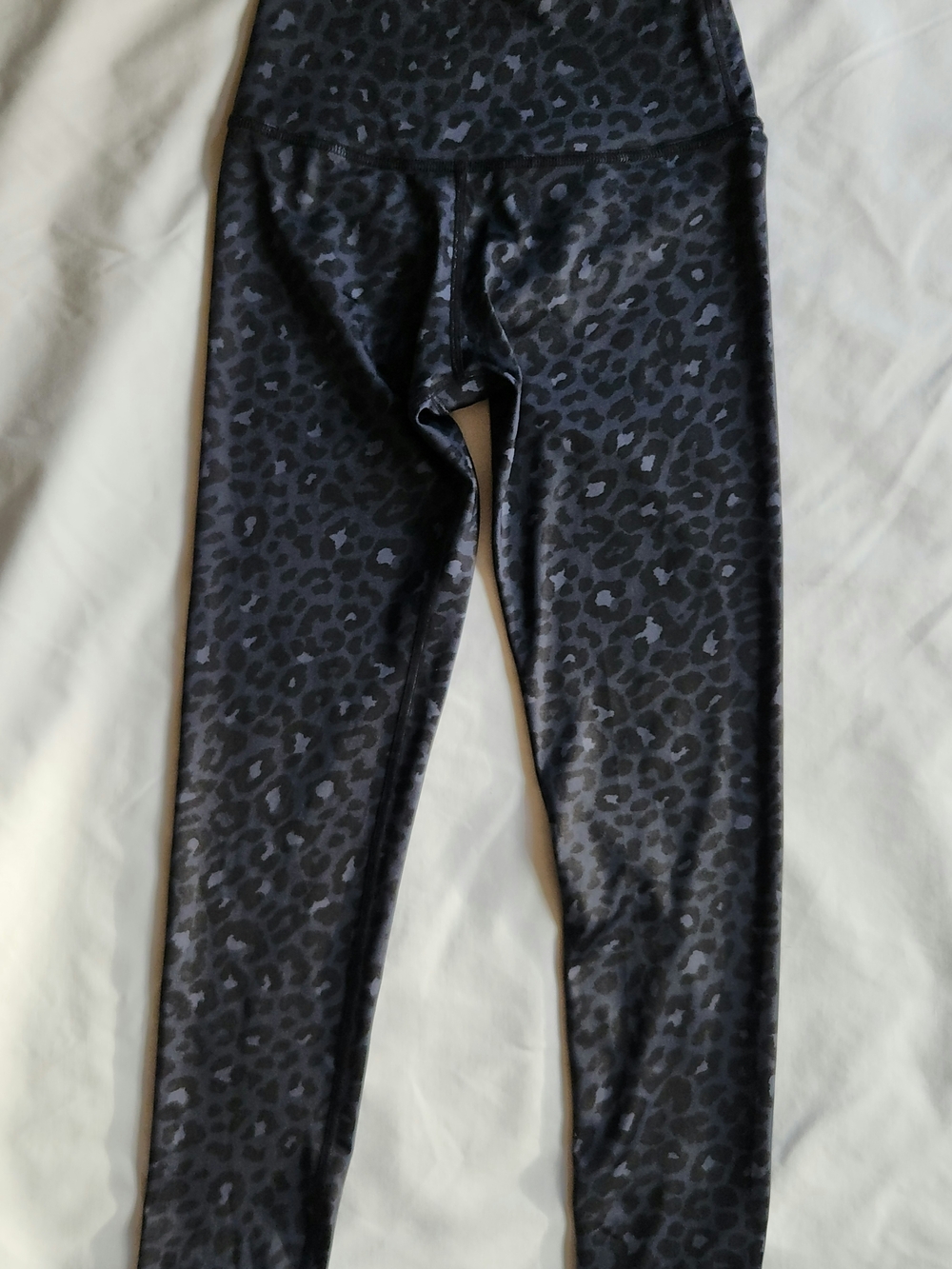 Beyond Yoga Olympus Leopard High Waisted Midi Leggings Gray Black Animal Size S - Picture 4 of 8